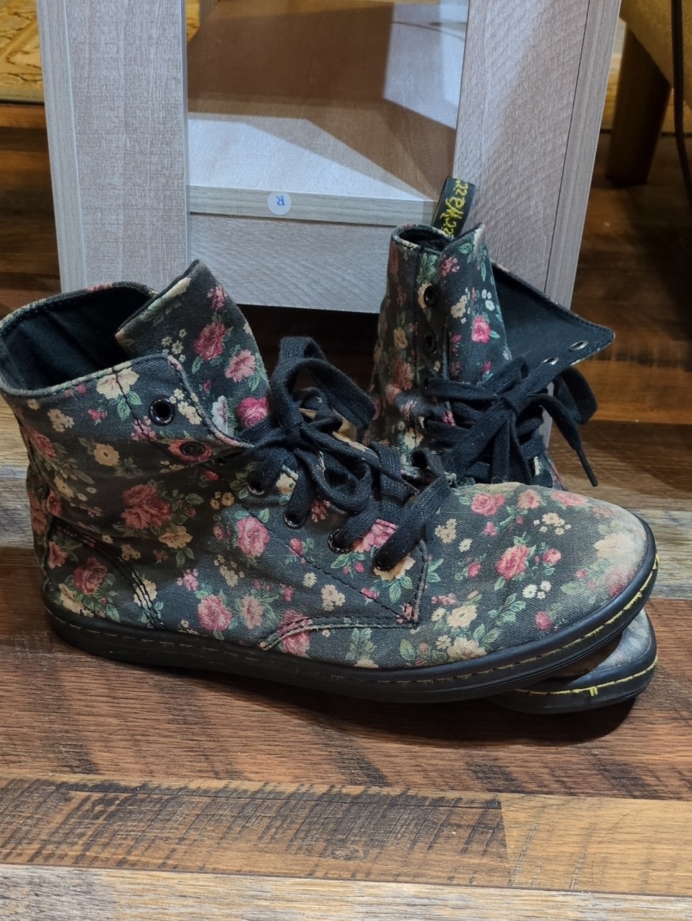 Floral High-Top Canvas Lace-Up Boots - Black/Pink